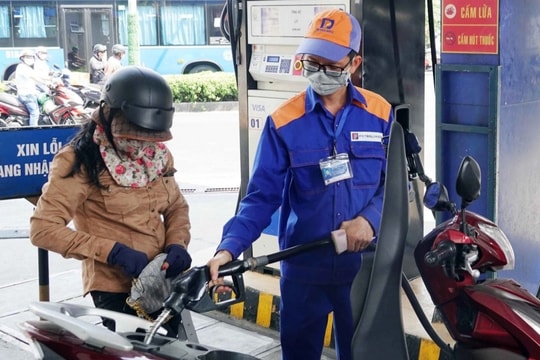 Giá xăng dầu trong nước tiếp tục giảm
