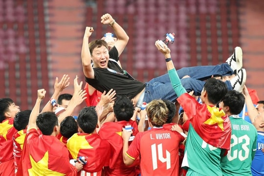 Thủ tướng gửi thư chúc mừng Đội tuyển bóng đá nam U22 và Đội tuyển nữ Futsal quốc gia Việt Nam