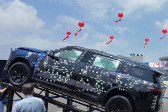 Lạc Hồng 900 LX: Pháo đài bọc thép thuần Việt