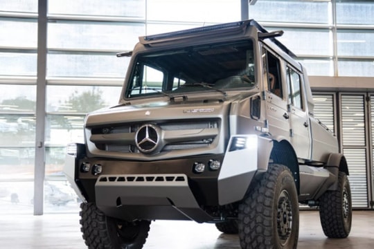 Mercedes Unimog tròn 80 tuổi: Từ "cỗ máy cày" đến SUV siêu sang