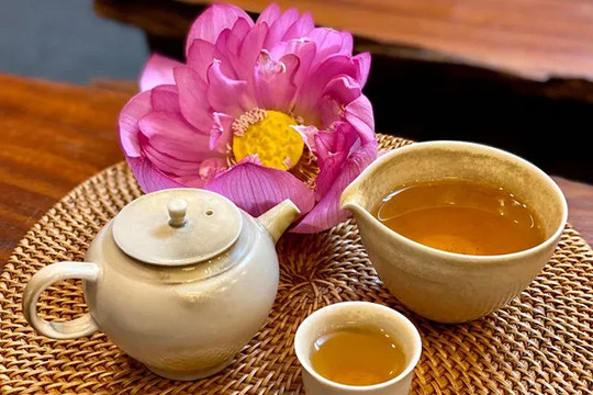 Trà sen và hành trình người trẻ làm sống lại di sản