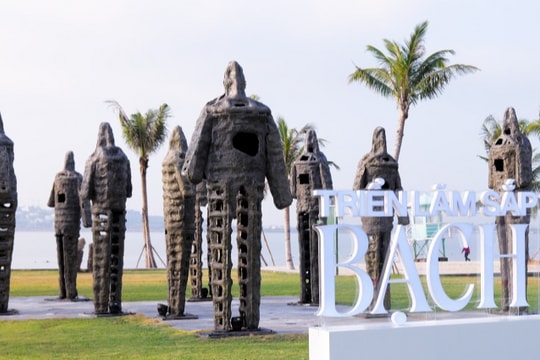 Quảng Ninh: Khai mạc triển lãm "Sắp đặt Bạch Đằng" bên bờ di sản