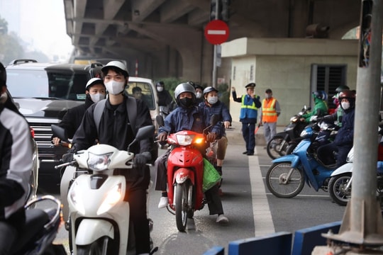 Nhiều nút giao Hà Nội từng là “điểm đen” ùn tắc thông thoáng dần: Khi những điều chỉnh nhỏ tạo nên chuyển biến lớn