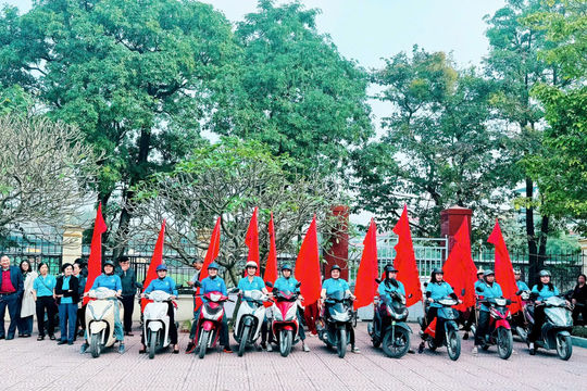Xã Nam Phù: Tuyên truyền, cổ động hưởng ứng Tháng hành động quốc gia về Dân số và Ngày Dân số Việt Nam