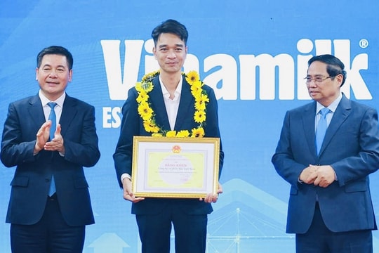 Vinamilk là doanh nghiệp ngành sữa duy nhất được Bộ Công thương tặng Bằng khen