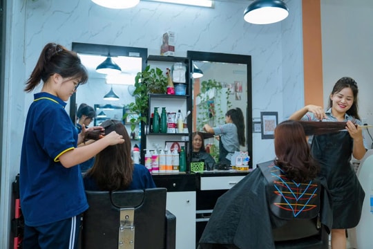 Hội Liên hiệp phụ nữ xã Dân Hoà hỗ trợ hội viên thoát nghèo