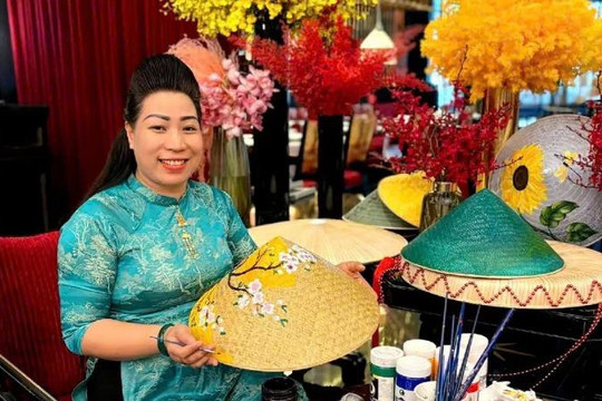 Nguyễn Thị Yến: Người “thổi hồn” cho nón làng Chuông