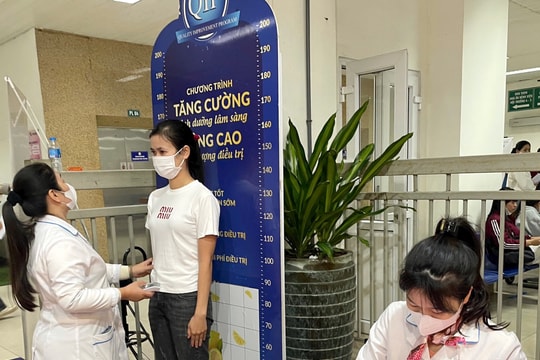 Khám, tư vấn và chăm sóc sức khỏe dành cho phụ nữ yếu thế