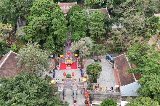 Xã Ba Vì dâng hương tưởng niệm Ngày giỗ Đức Thánh Tản Viên Sơn