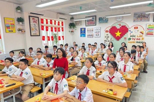 860 thí sinh trúng tuyển viên chức ngành Giáo dục Hà Nội năm 2025