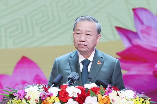 Quân đội Nhân dân vững bước dưới cờ Đảng quang vinh