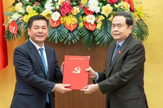 Đồng chí Nguyễn Hồng Diên được chỉ định giữ chức Phó Bí thư chuyên trách Đảng ủy Quốc hội