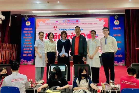 Công đoàn Trường Cao đẳng Y tế Hà Nội: Trên 300 đơn vị máu được hiến qua chương trình “Mặt trời đỏ”
