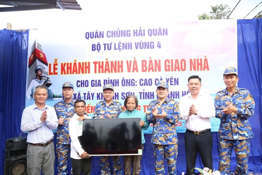 Vùng 4 Hải quân bàn giao căn nhà đầu tiên trong “Chiến dịch Quang Trung”