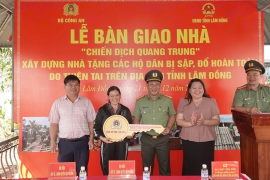 Lâm Đồng: Bàn giao nhà mới sau 18 ngày thi công thần tốc