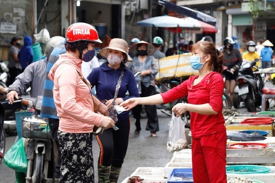 [Podcast] Hà Nội: 80% chợ truyền thống, 100% siêu thị hướng tới không sử dụng túi nilon