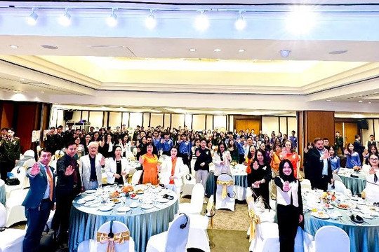 "Bữa sáng Ruy băng Trắng" năm 2025: An toàn cho phụ nữ, trẻ em gái trên không gian mạng