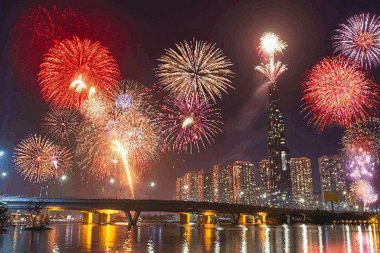 Countdown 2026: Hà Nội rực rỡ pháo hoa ở 5 điểm khắp thành phố