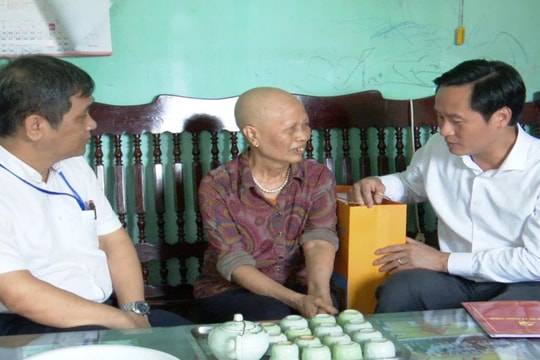 Xã Phúc Thịnh hỗ trợ hộ cận nghèo vươn lên bền vững