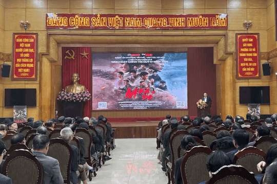 Tây Hồ: sinh hoạt chuyên đề qua hình thức xem phim “Mưa đỏ”