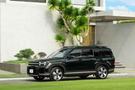 Hyundai Santa Fe Hybrid nhận ưu đãi 50 triệu đồng tại đại lý