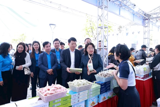 Tổng Liên đoàn Lao động Việt Nam nhất trí phương án nghỉ 4 ngày dịp Tết Dương lịch