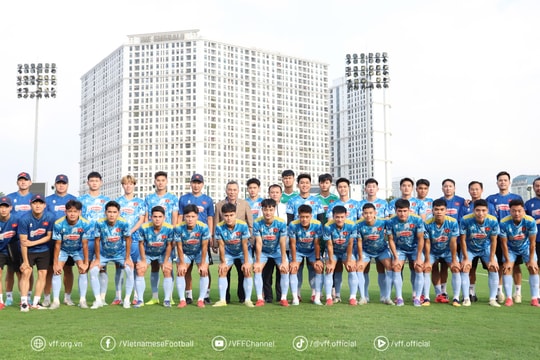 U23 Việt Nam nhận sự động viên tinh thần trước khi tham dự Vòng chung kết U23 châu Á