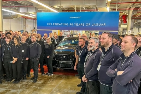Chiếc Jaguar F-Pace SVR cuối cùng rời dây chuyền
