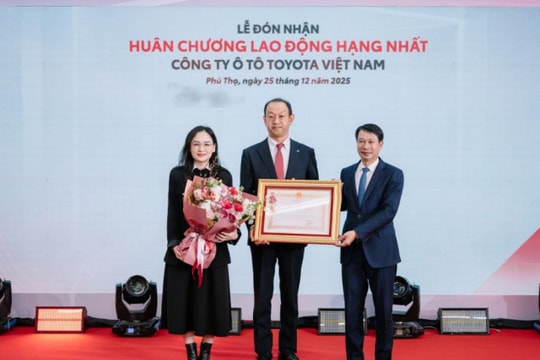 Toyota vinh dự nhận Huân chương Lao động hạng nhất