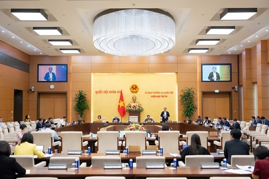 Thông qua nghị quyết quy định chi tiết và hướng dẫn thi hành Luật Hoạt động giám sát của Quốc hội và HĐND