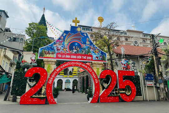 Hà Nội: Giáng sinh an lành và tràn đầy yêu thương