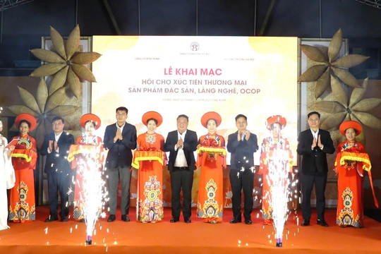 Khai mạc Hội chợ xúc tiến thương mại sản phẩm đặc sản, làng nghề, OCOP