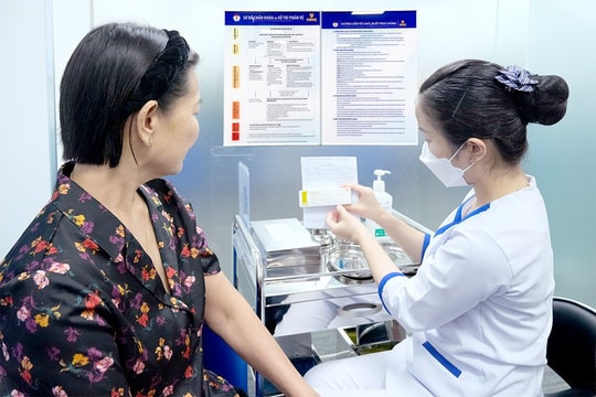 Bác sĩ tại nhà: “Siêu lá chắn” bảo vệ phổi cho người cao tuổi