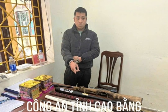 Cao Bằng: Bắt giữ 2 đối tượng cho vay lãi nặng, thu giữ súng và kiếm