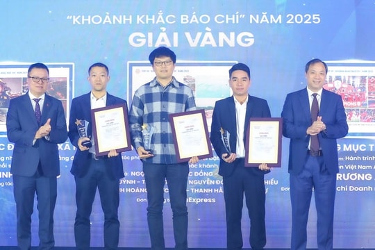Lễ trao Giải ảnh \"Khoảnh khắc Báo chí\" 2025 Tôn vinh, lan tỏa những hình ảnh đi cùng đất nước, vì Nhân dân