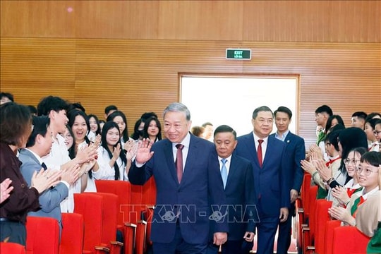 Tổng Bí thư Tô Lâm dự khai mạc triển lãm “Đảng Cộng sản Việt Nam - Từ Đại hội đến Đại hội”
