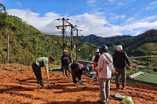 Quảng Ngãi thần tốc xây nhà cho Nhân dân vùng lũ kịp đón Tết