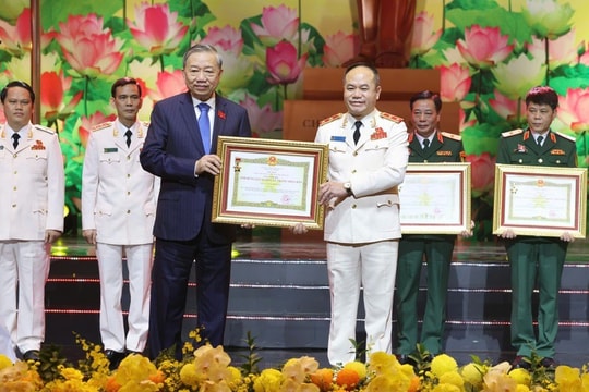 Công an TP Hà Nội Tự hào tiếp nối truyền thống lực lượng Công an Nhân dân anh hùng
