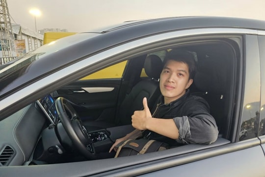 Lái thử xong, khách muốn “chốt” ngay xe điện VinFast tại VMS 2025