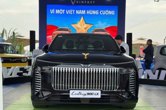 Cận cảnh VinFast Lạc Hồng 900 LX: Đẳng cấp xe nguyên thủ
