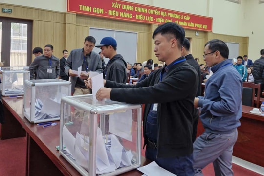 Xã Tiến Thắng đấu giá 33 thửa đất thu về hơn 161 tỷ đồng