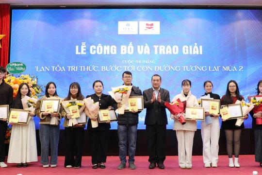 Trao giải cuộc thi "Lan tỏa tri thức, bước tới con đường tương lai" mùa 2