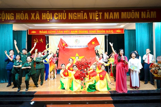 Tây Hồ: Lan tỏa tinh thần “Mừng Đảng, mừng Xuân” từ phong trào văn nghệ người cao tuổi