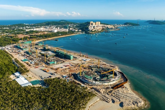 Hình hài Trung tâm Hội nghị và Triển lãm APEC Phú Quốc sau nửa năm xây dựng