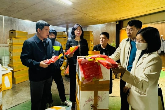 Kiểm tra an toàn thực phẩm phục vụ Tết Nguyên đán Phát hiện nhiều "lỗi" tại Công ty kinh doanh thực phẩm Tiến Phát