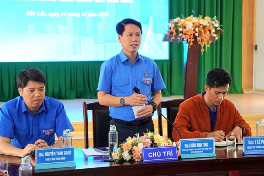 Lãnh đạo tỉnh Đắk Lắk đối thoại cởi mở với thanh niên