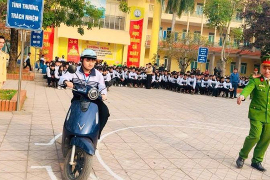 Xã Đại Xuyên: Hướng dẫn kỹ năng lái xe gắn máy an toàn đối với hơn 2.000 học sinh THPT 