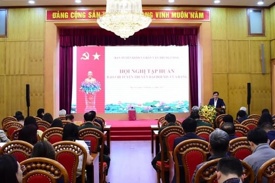 Tập huấn công tác tuyên truyền Đại hội XIV của Đảng