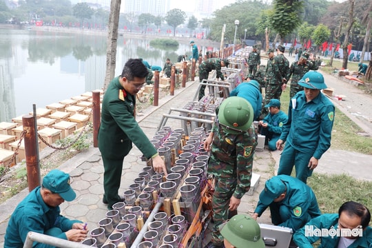 Cận cảnh trận địa pháo hoa hồ Văn Quán, Hà Nội mừng năm mới 2026