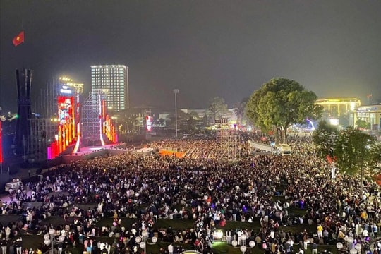 Thái Nguyên: Hàng vạn người hân hoan mừng năm mới trong lễ Countdown